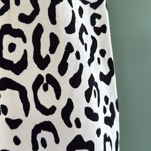 NWT Ann Taylor White Black Animal Print Midi Pencil Skirt Sz 8 - Picture 8 of 8